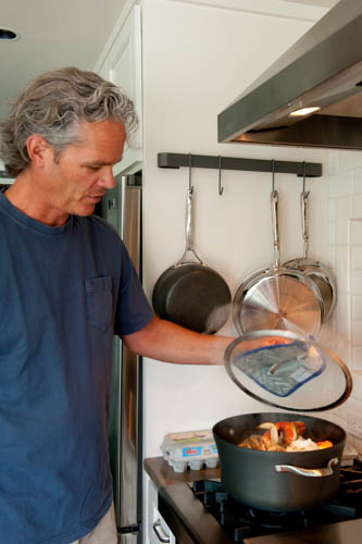 The Bartender Cooking Crab